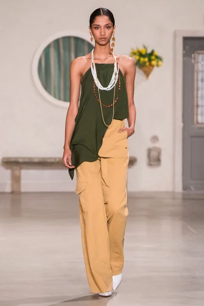 Look 26